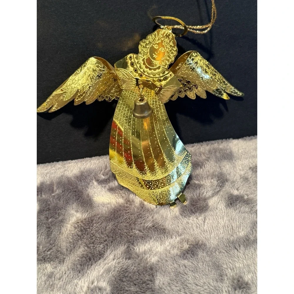 Vintage 60s  Gold Tone Movable Filigree‎ Angel Holding Bell  4